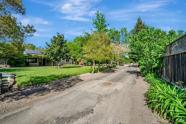 $2,100,000 | 6276 Old Redwood Highway, Santa Rosa, CA 95403