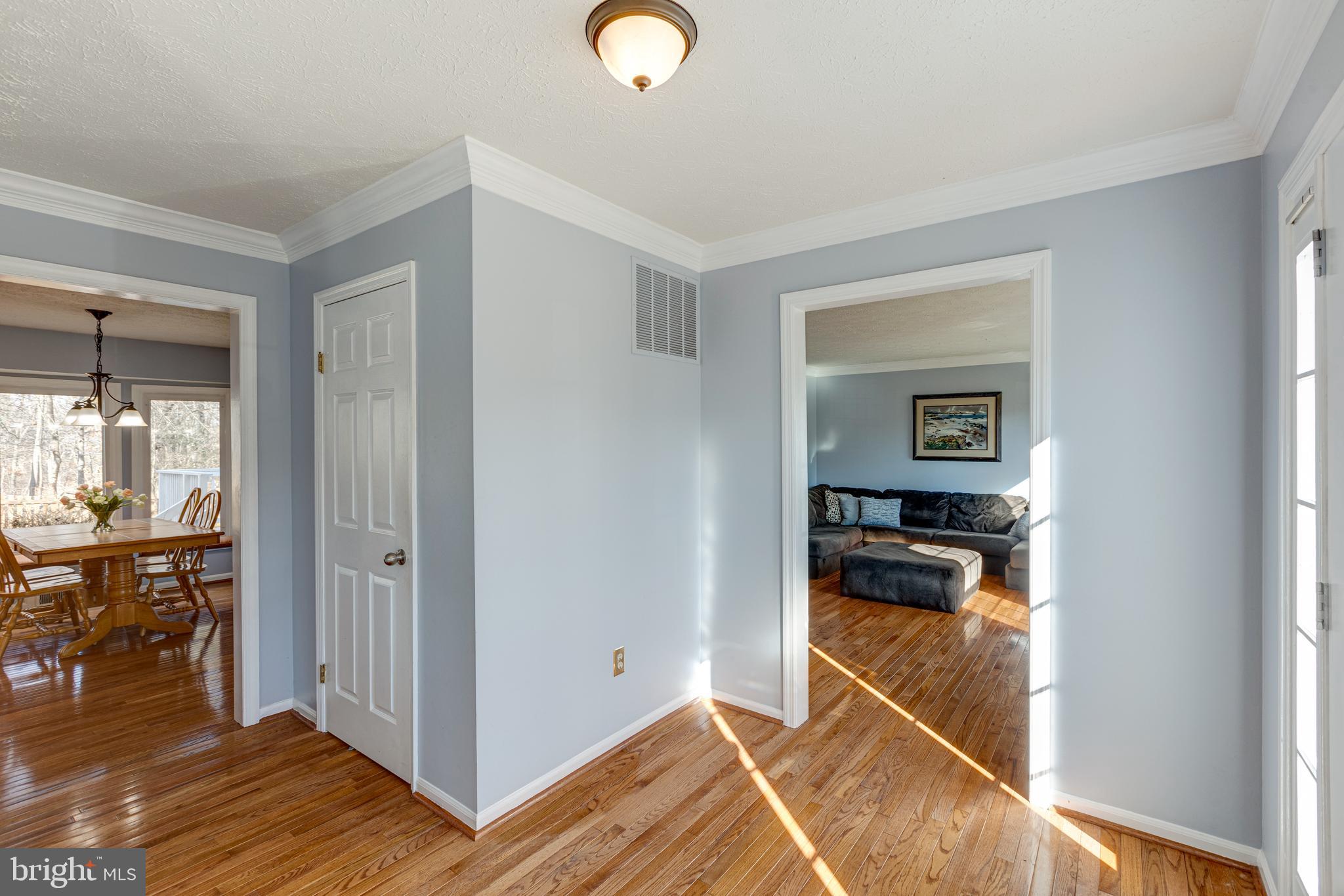 1931 East Beech Road Sterling, VA 20164 - Photo 8 of 56 Gallery Image 8