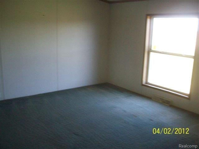 6095 Isles Road Brown City, MI 48416 - Photo 9 of 13 9.jpg