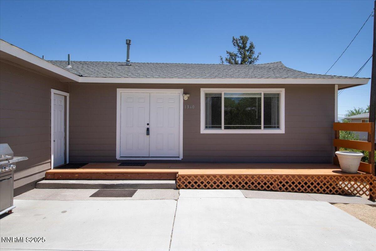 1340 Rayburn Drive Reno, NV 89503 - Photo 3 of 42 a front view of a house