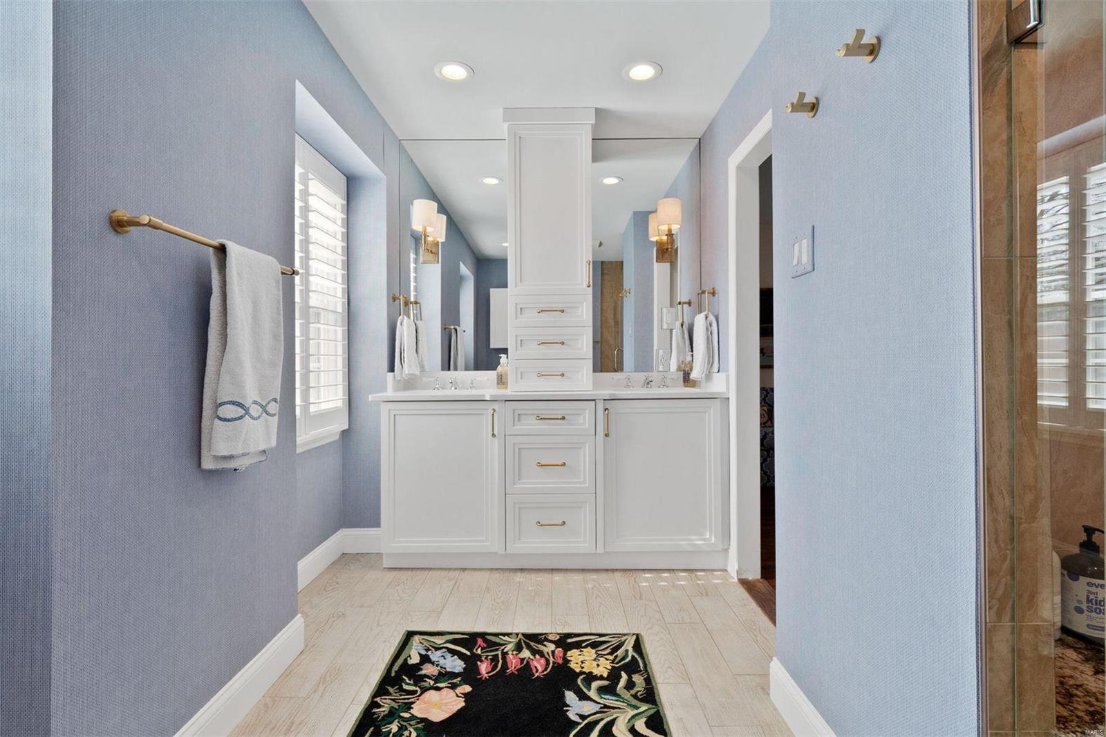 403 Hammersmith Road Creve Coeur, MO 63141 - Photo 16 of 39