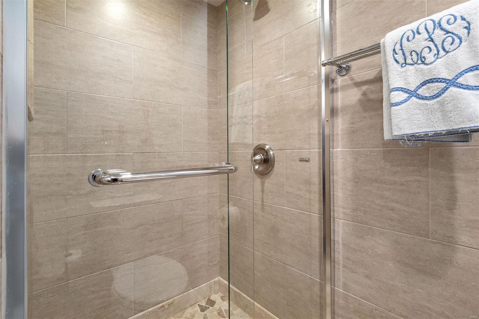 403 Hammersmith Road Creve Coeur, MO 63141 - Photo 26 of 39