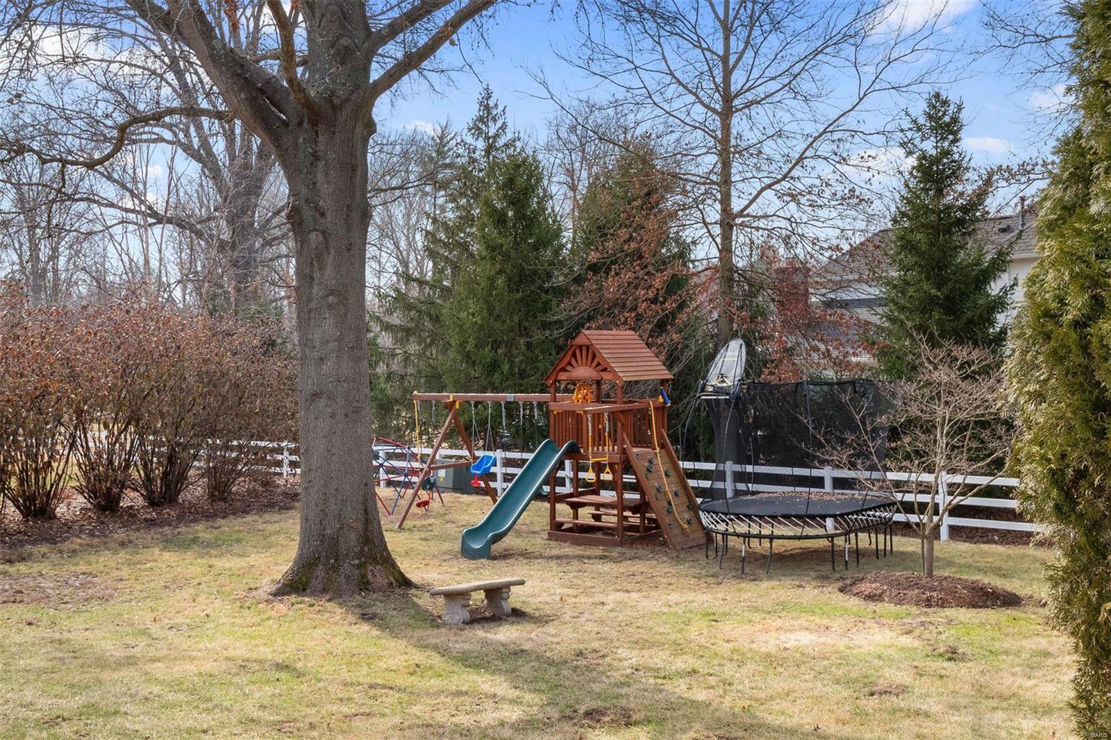 403 Hammersmith Road Creve Coeur, MO 63141 - Photo 30 of 39