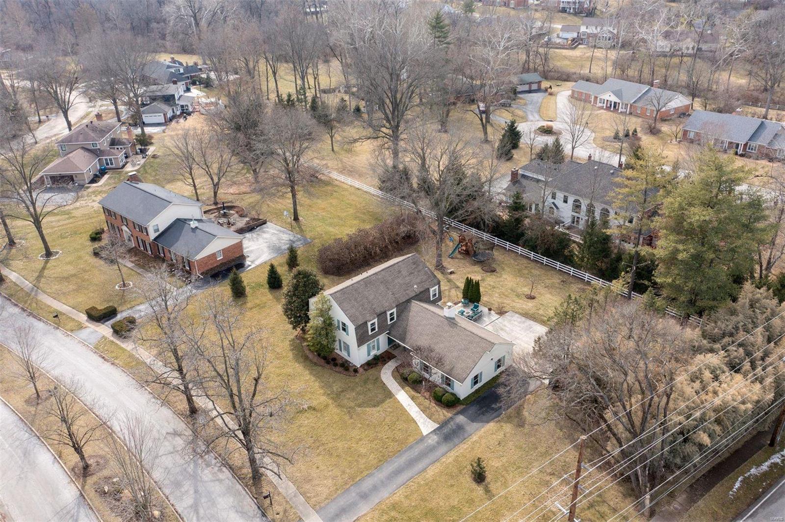 403 Hammersmith Road Creve Coeur, MO 63141 - Photo 36 of 39