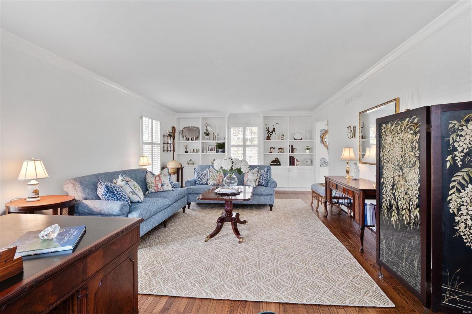 403 Hammersmith Road Creve Coeur, MO 63141 - Photo 6 of 39