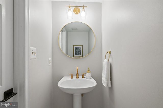 $831,000 | 3909 Elbert Avenue, Alexandria, VA 22305