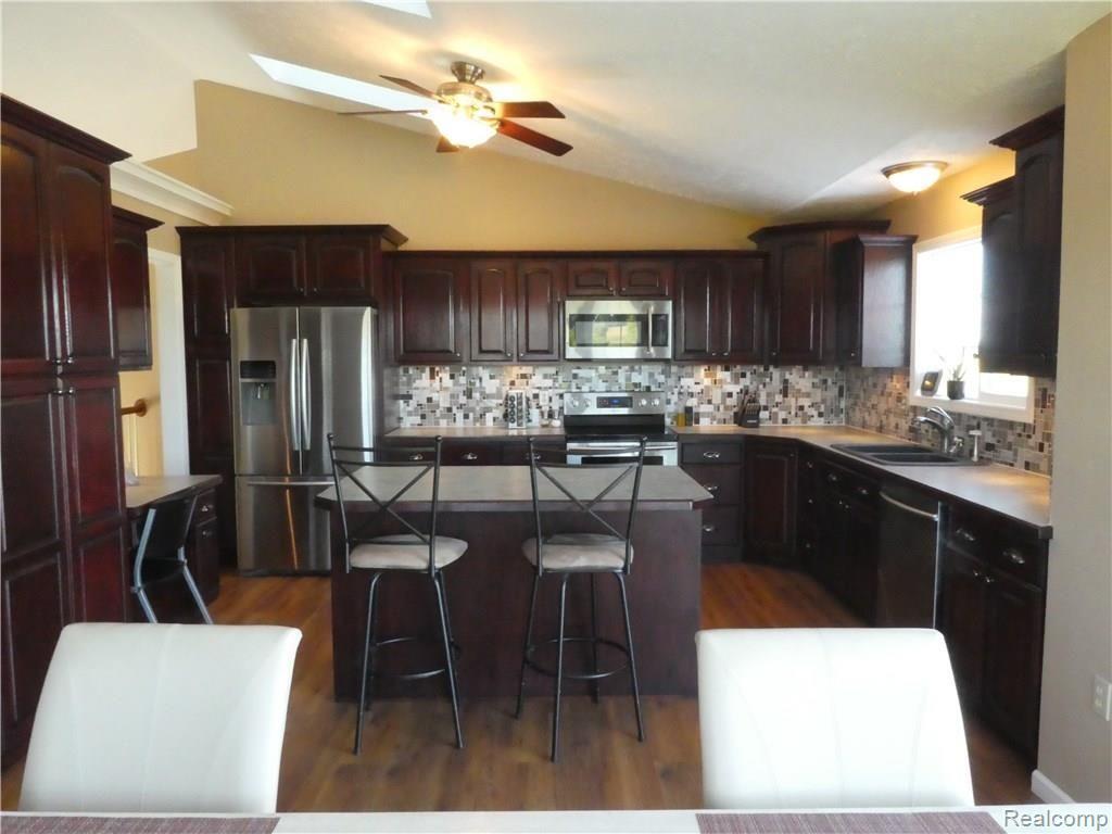 6345 South Lovejoy Perry, MI 48872 - Photo 3 of 32 P1000402.JPG