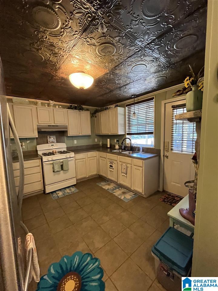 127 County Road 14 Fruithurst, AL 36262 - Photo 3 of 22