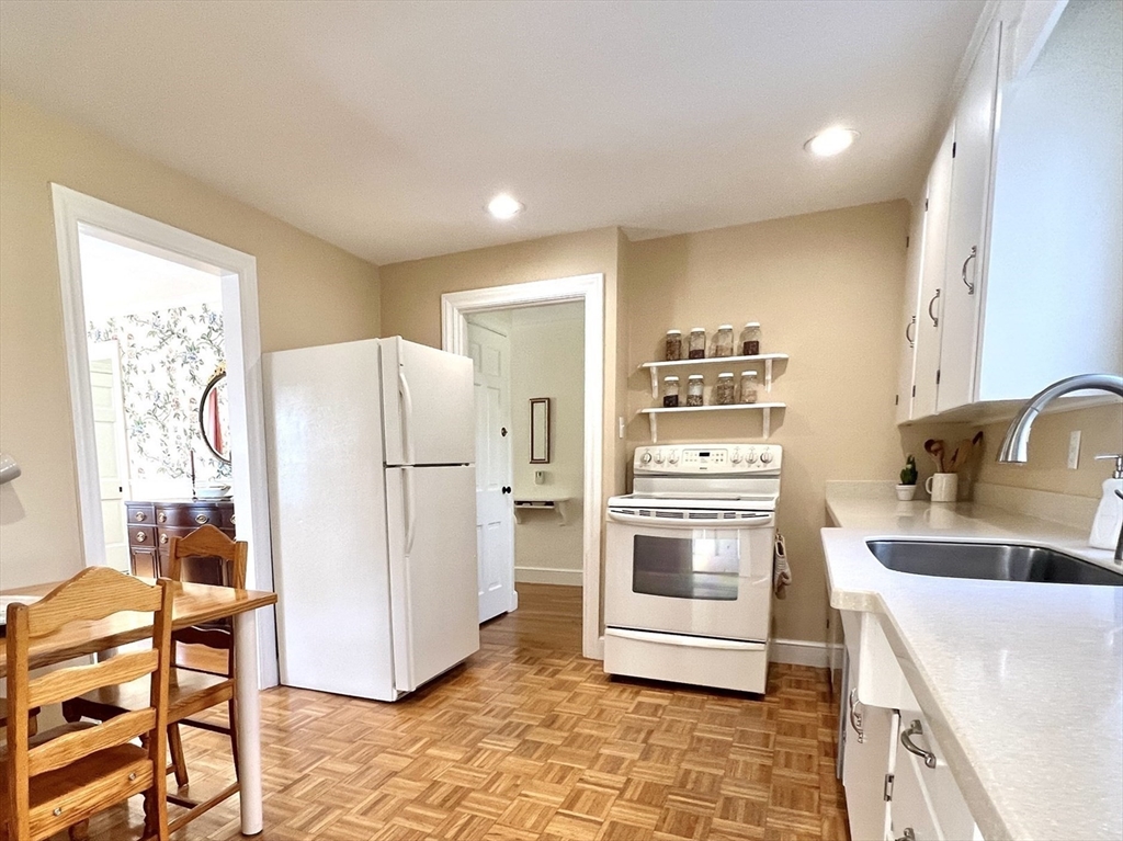 79 Monadnock Road Worcester, MA 01605 - Photo 4 of 29 Gallery Image 4