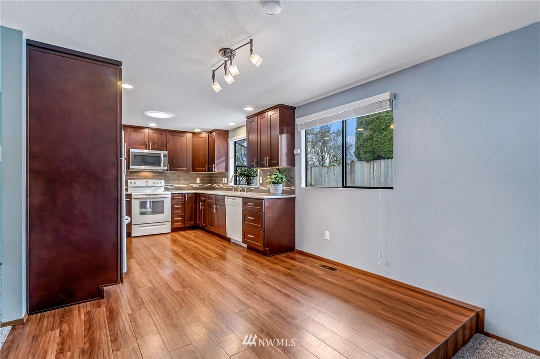 2222 236th Street Southeast Bothell, WA 98021 - Photo 13 of 32