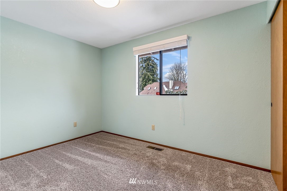 2222 236th Street Southeast Bothell, WA 98021 - Photo 24 of 32