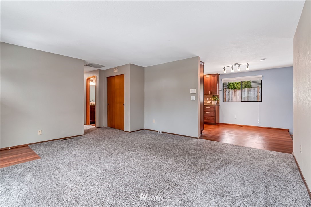 2222 236th Street Southeast Bothell, WA 98021 - Photo 8 of 32