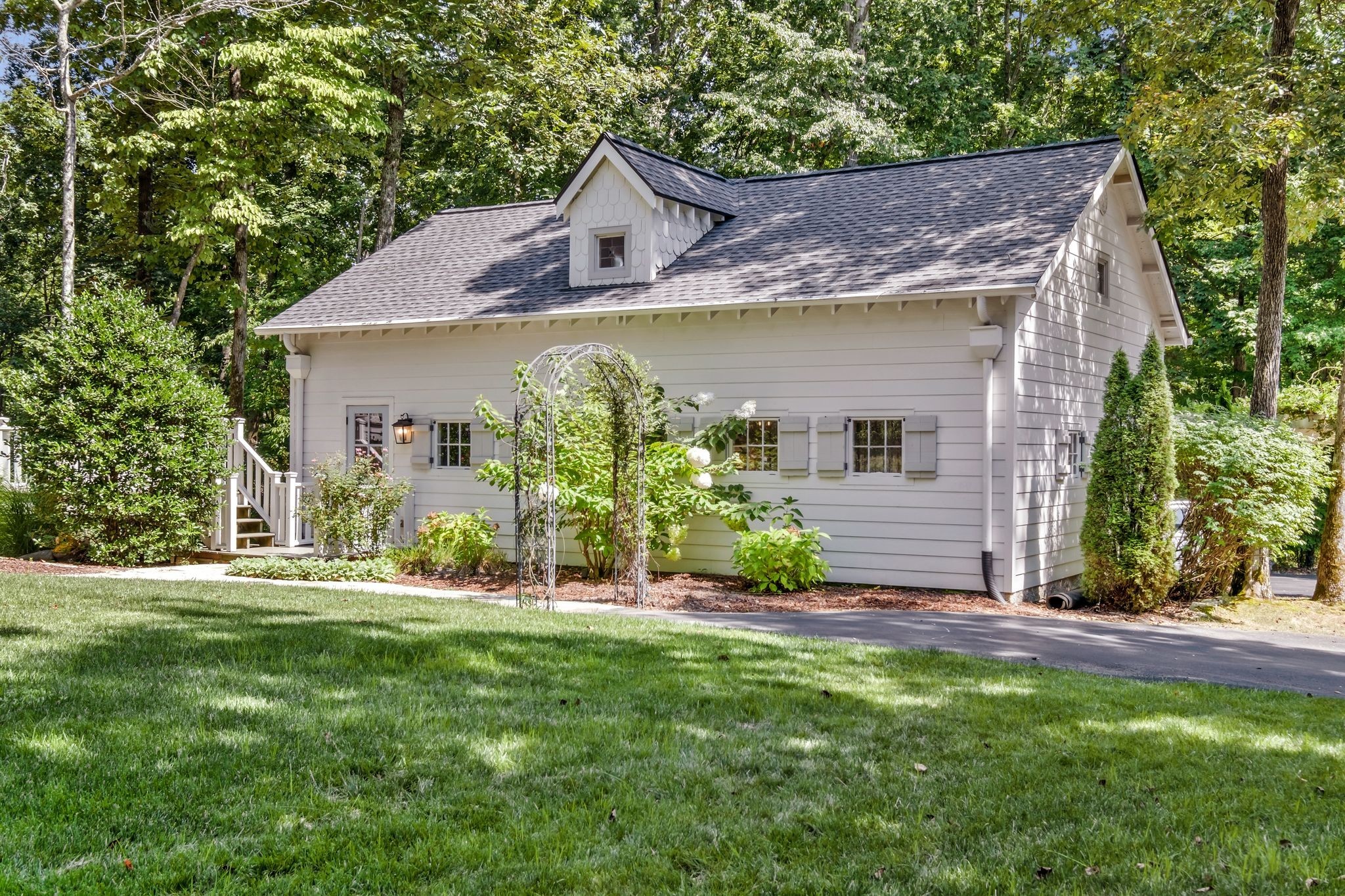 5468 Parker Branch Road Franklin, TN 37064 - Photo 74 of 99 a front view of a house with a yard