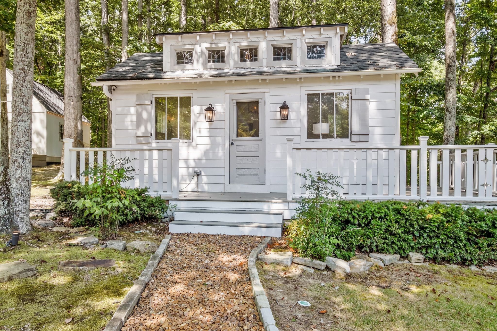 5468 Parker Branch Road Franklin, TN 37064 - Photo 78 of 99 a front view of a house with plants