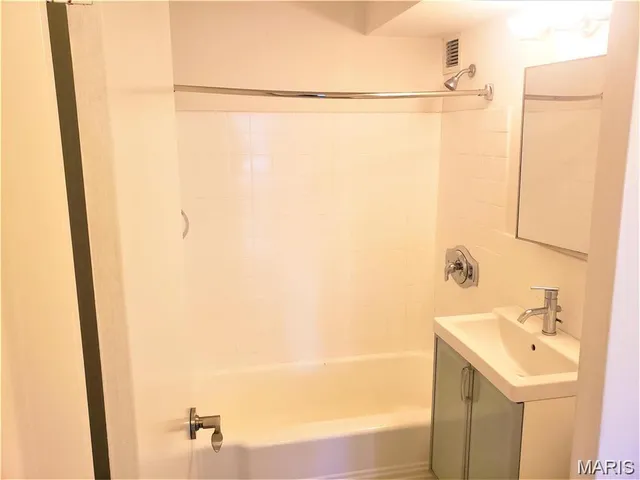 $63,900 | 210 North 17th Street, Unit 805, St. Louis, MO 63103