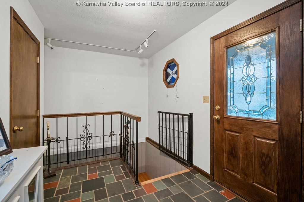 85 3rd Avenue Elkview, WV 25071 - Photo 6 of 50 Gallery Image 6