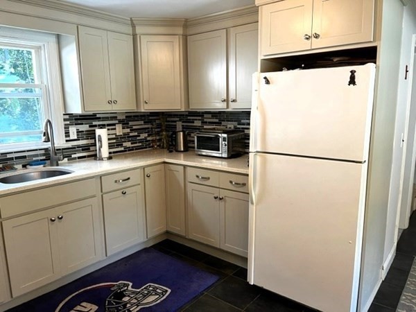 35 Mission Road North Chelmsford, MA 01863 - Photo 8 of 36 Gallery Image 8