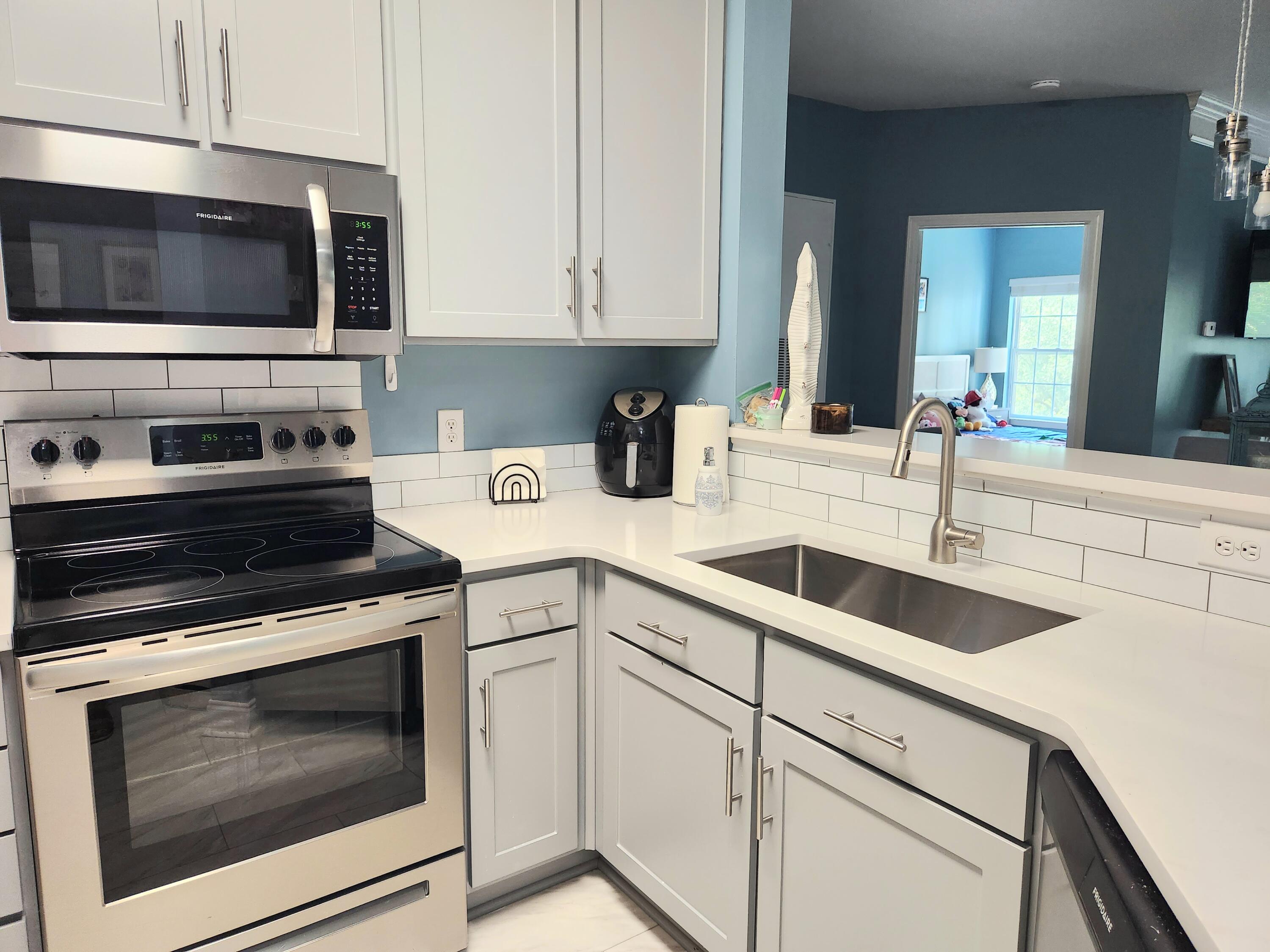 2021 Basildon Road, Unit 2021 Mount Pleasant, SC 29466 - Photo 6 of 16 20230605_155525