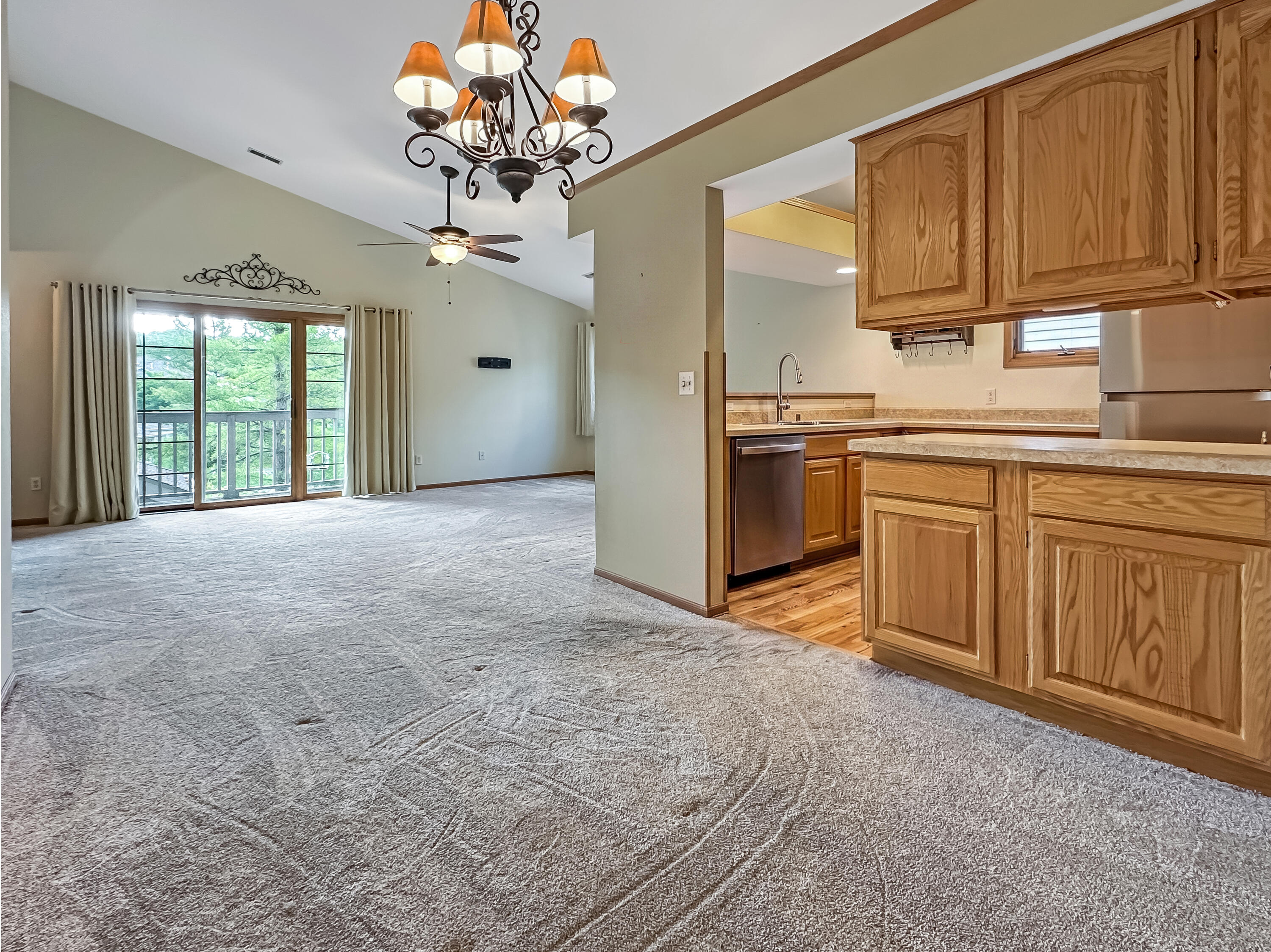 2264 Circle Ridge Road, Unit D Delafield, WI 53018 - Photo 5 of 16 Dining room
