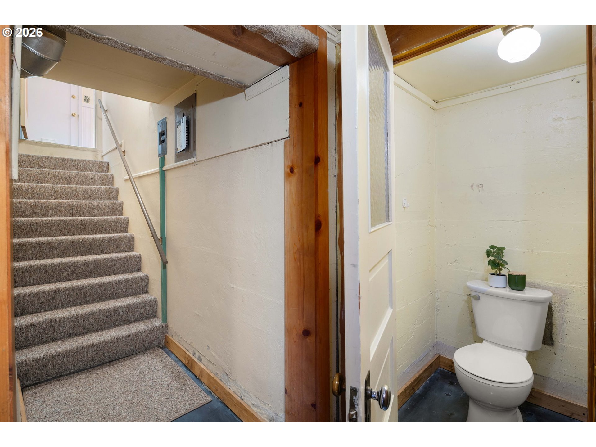 940 East 23rd Avenue Eugene, OR 97405 - Photo 40 of 48 a bathroom with a toilet and a shower