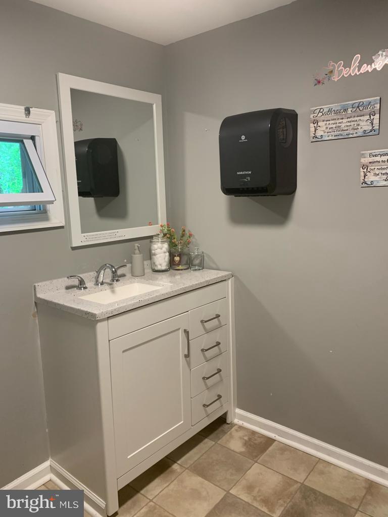 64 Pine Street Beverly, NJ 08010 - Photo 7 of 11