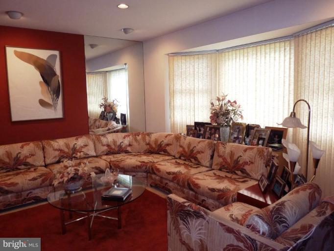6608 Wickfield Road Baltimore, MD 21209 - Photo 2 of 16 Living Room