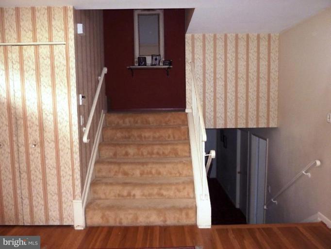 6608 Wickfield Road Baltimore, MD 21209 - Photo 14 of 16 Staircase