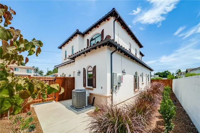 a view of entrance and door