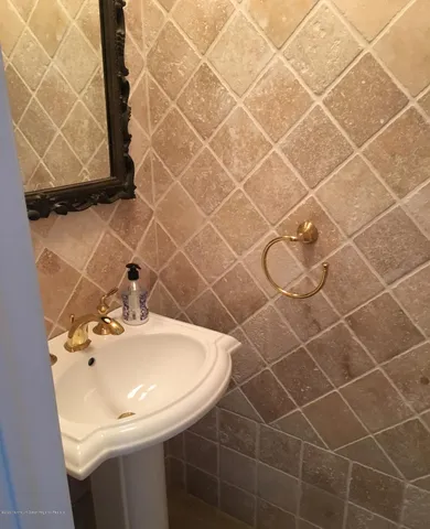 $2,100 | 96 Cedar Avenue, Unit 1, Long Branch, NJ 07740