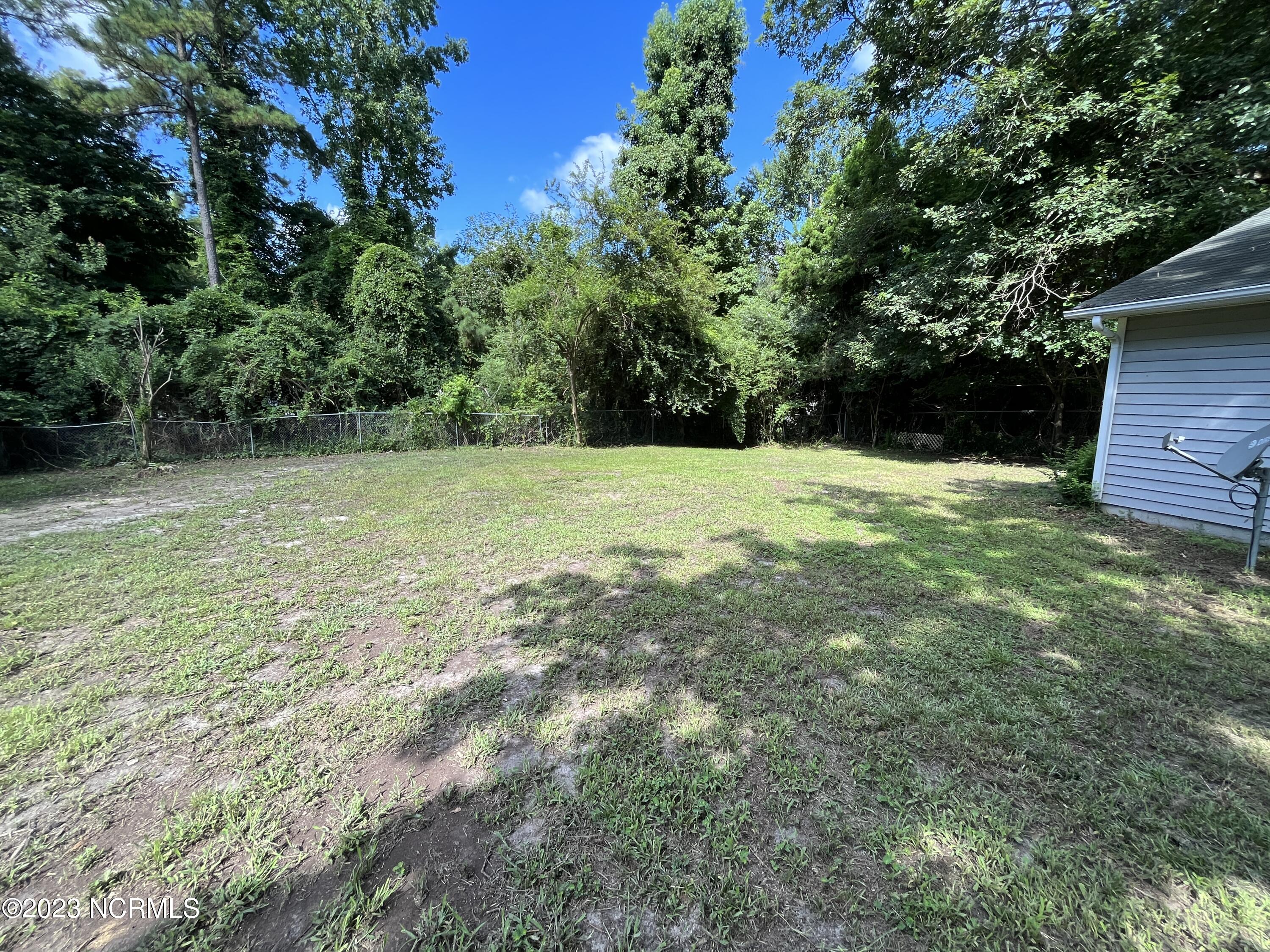 405 Washington Post Road New Bern, NC 28562 - Photo 25 of 28 Backyard