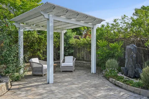 $1,350,000 | 30 Rollingwood Drive, San Rafael, CA 94901