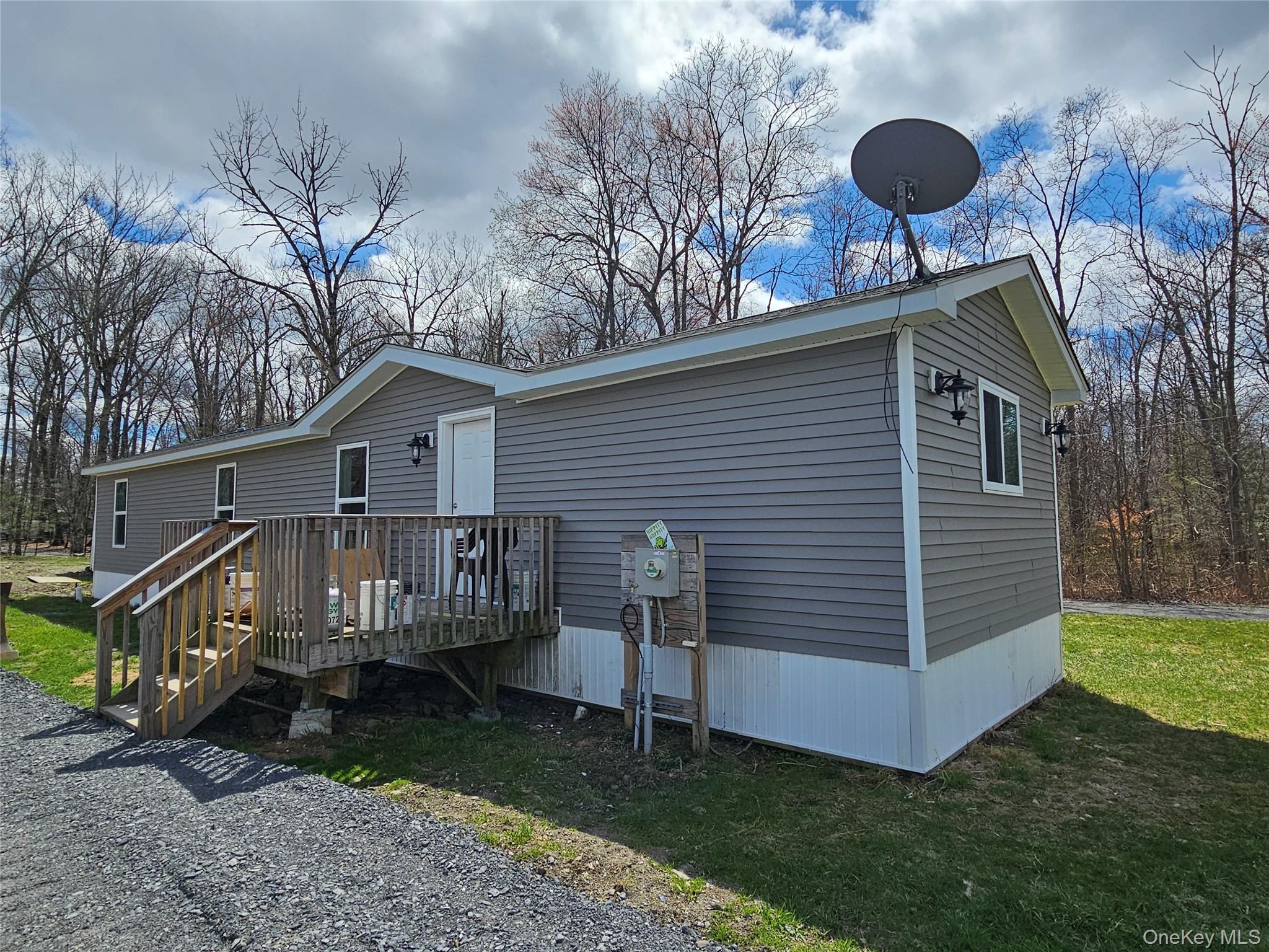 334 Fair Oaks Road Middletown, NY 10940 - Photo 2 of 22