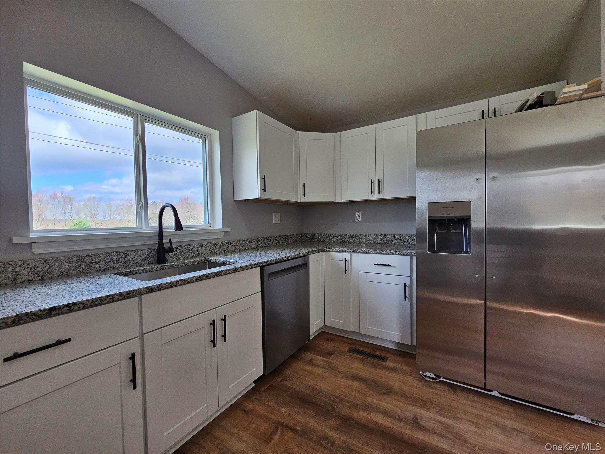 334 Fair Oaks Road Middletown, NY 10940 - Photo 6 of 22