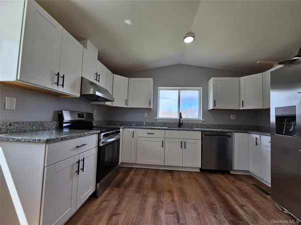 $2,650 | 334 Fair Oaks Road, Middletown, NY 10940