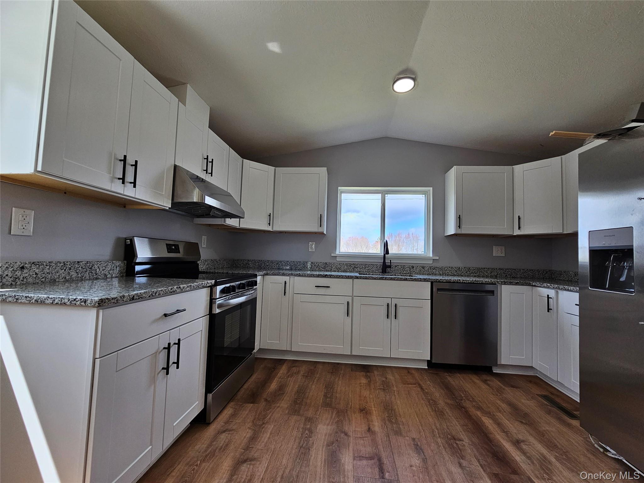 334 Fair Oaks Road Middletown, NY 10940 - Photo 8 of 22