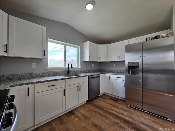$2,650 | 334 Fair Oaks Road, Middletown, NY 10940