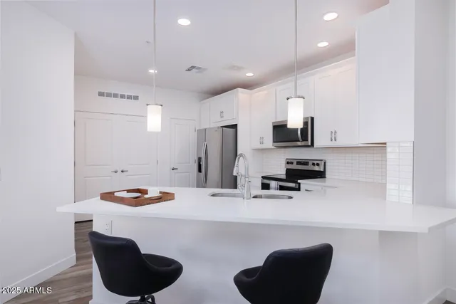 $3,500 | 2511 West Queen Creek Road, Unit 260, Chandler, AZ 85248