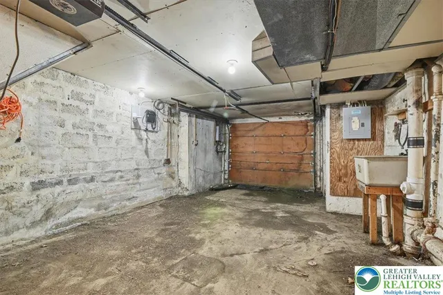 $169,900 | 734 South 8th Street, Allentown, PA 18103