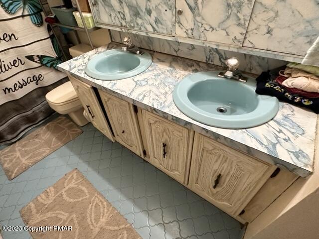 115 Arne Road Bushkill, PA 18324 - Photo 6 of 6 Bathroom