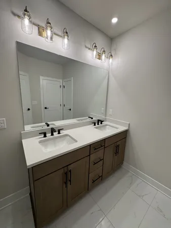 $2,900 | 814 42nd Avenue North, Nashville, TN 37209