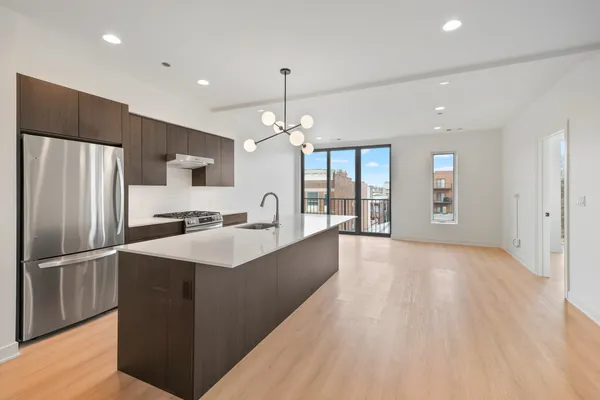 $3,350 | 1801 West Grand Avenue, Unit 405, Chicago, IL 60622