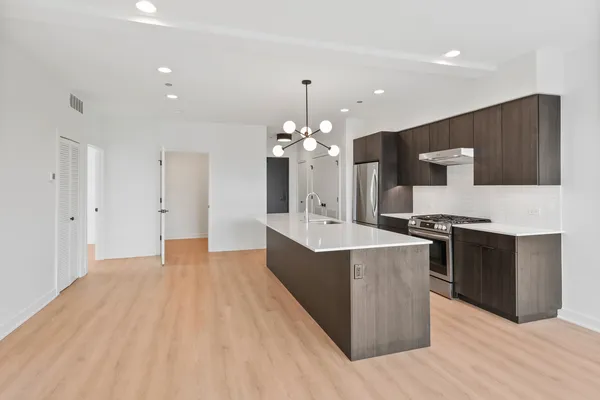 $3,350 | 1801 West Grand Avenue, Unit 405, Chicago, IL 60622