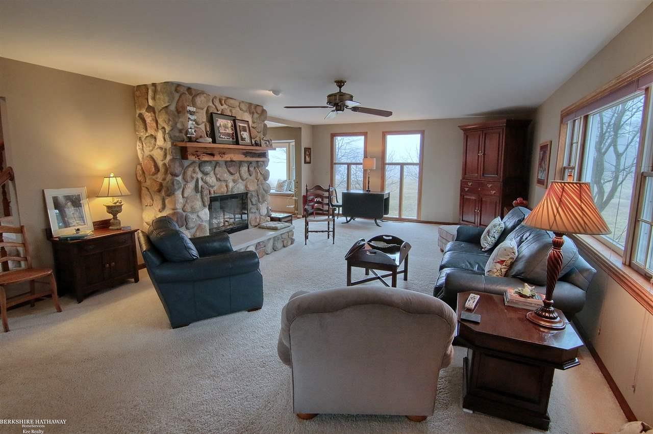 2548 Curtis Road Leonard, MI 48367 - Photo 8 of 37