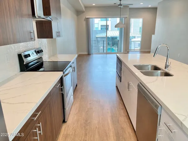 $2,795 | 915 East Missouri Avenue, Unit 16, Phoenix, AZ 85014