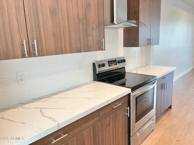 $3,095 | 915 East Missouri Avenue, Unit 16, Phoenix, AZ 85014