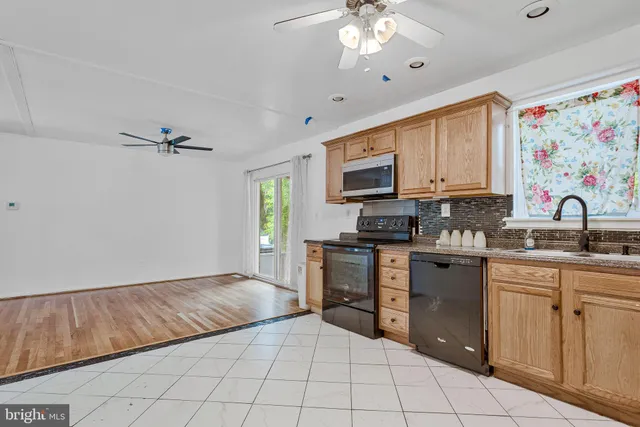 $445,000 | 211 Prenton Street, Upper Marlboro, MD 20774