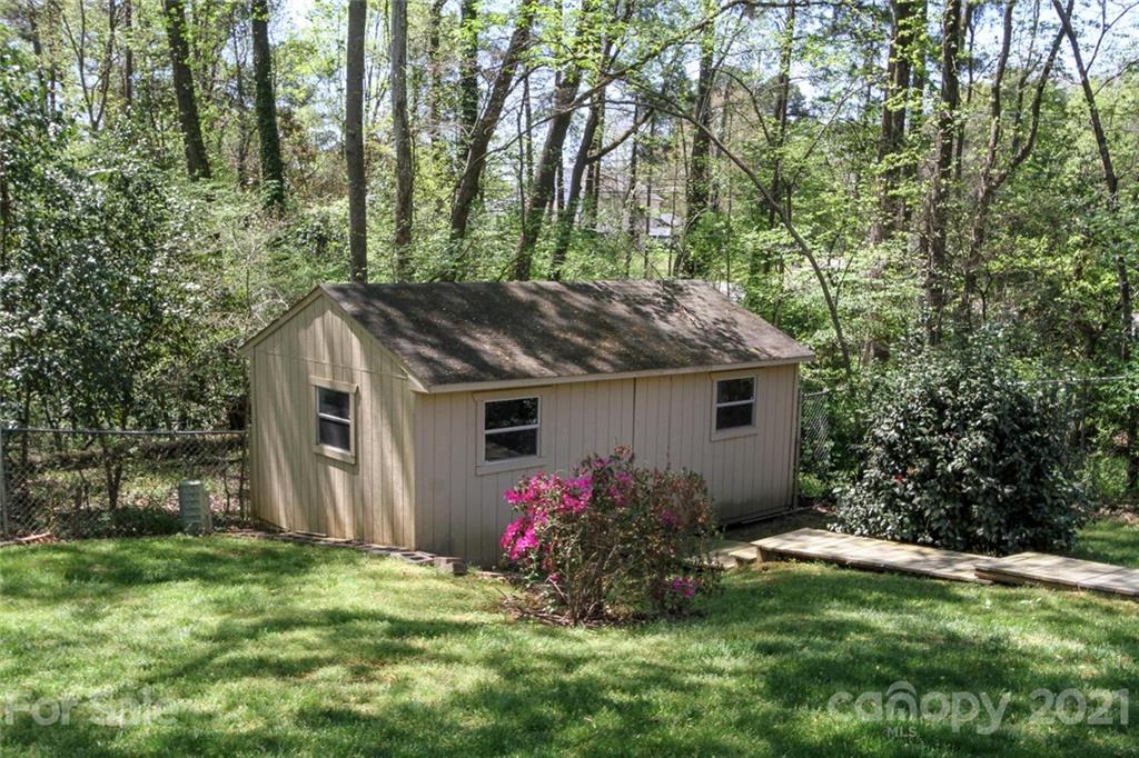 2437 Hamilton Mill Road Charlotte, NC 28270 - Photo 34 of 36 Gallery Image 34