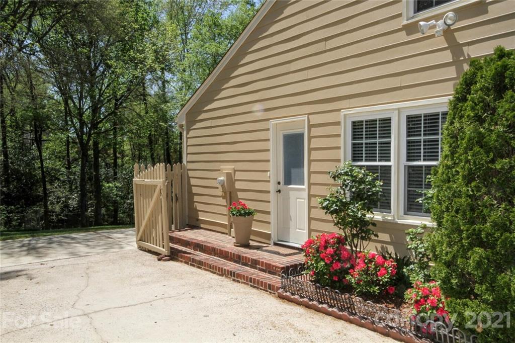 2437 Hamilton Mill Road Charlotte, NC 28270 - Photo 36 of 36 Gallery Image 36