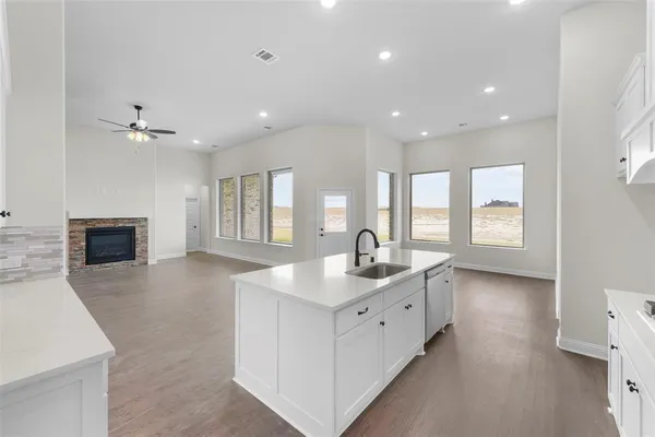 $619,903 | 140 Lila Lake Drive, Waxahachie, TX 75165