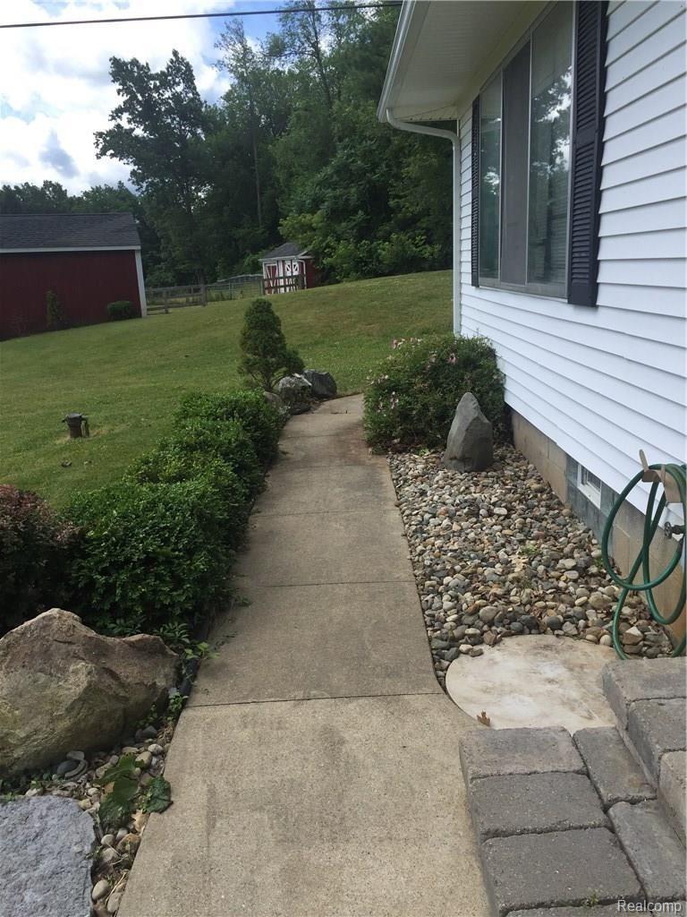 1177 West Leonard Road Leonard, MI 48367 - Photo 9 of 71 IMG_4279.JPG